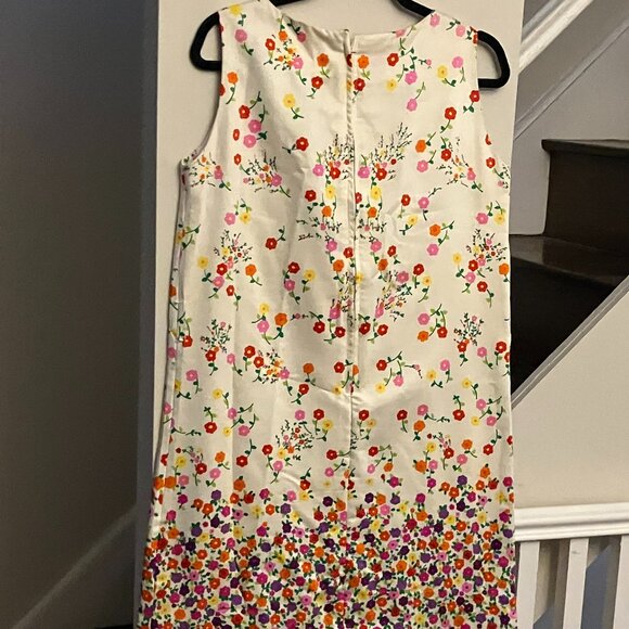 Vibrant Vintage Floral Shift Dress - Picture 4 of 9
